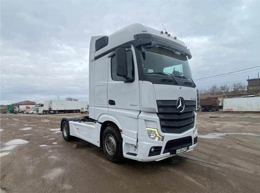 Тягачи Mercedes-Benz Actros 1845